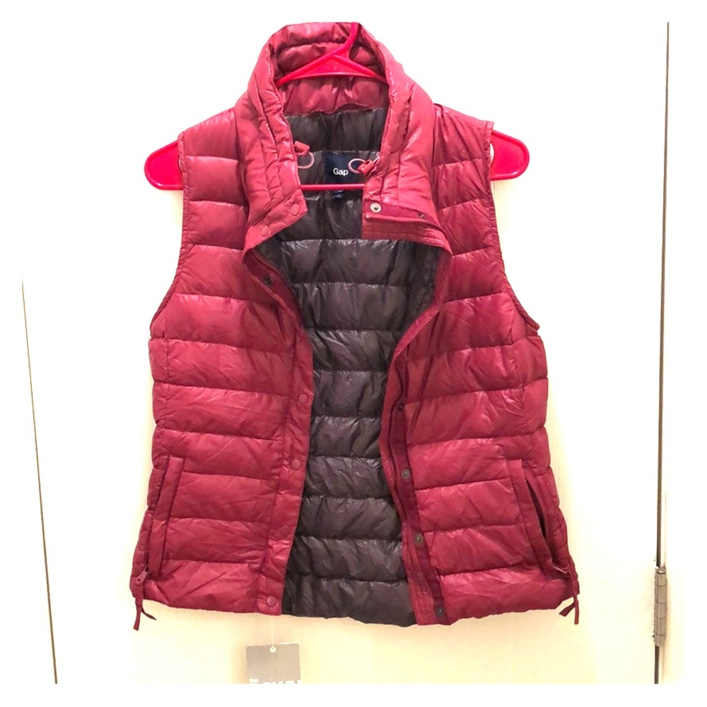 Gap maroon down filled vest